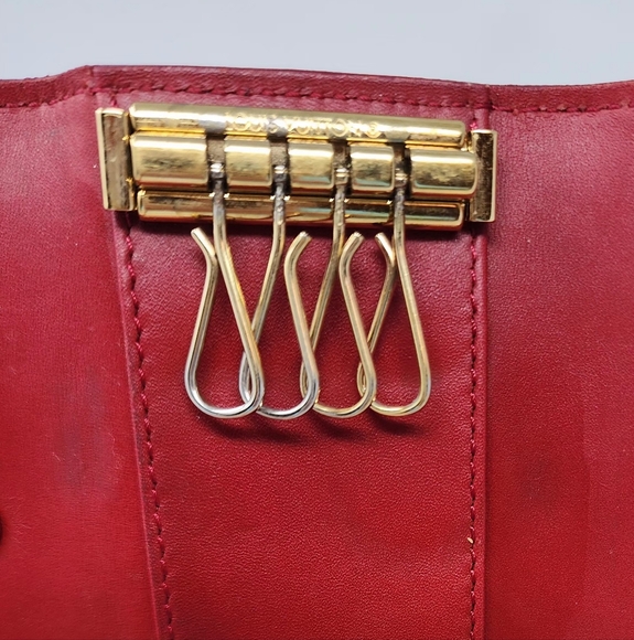 LV Vernis keycase, Dustbag, Box & Booklet - Picture 10 of 12